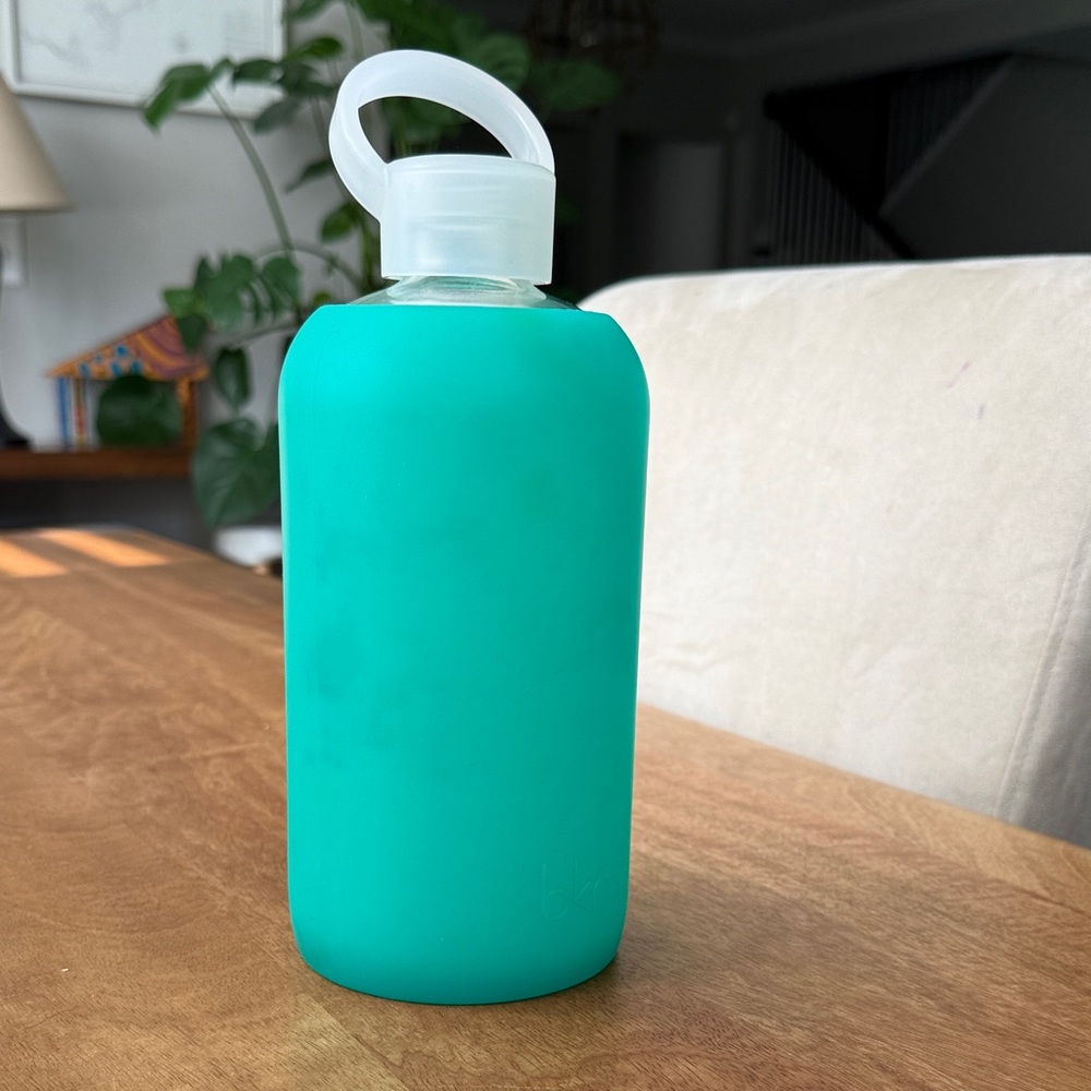 bkr Aqua Glass Water Bottle with Silicone Cover